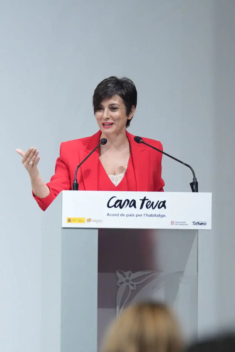 Salvador Illa e Isabel Rodríguez firman un protocolo para la gestión del patrimonio procedente de la Sareb