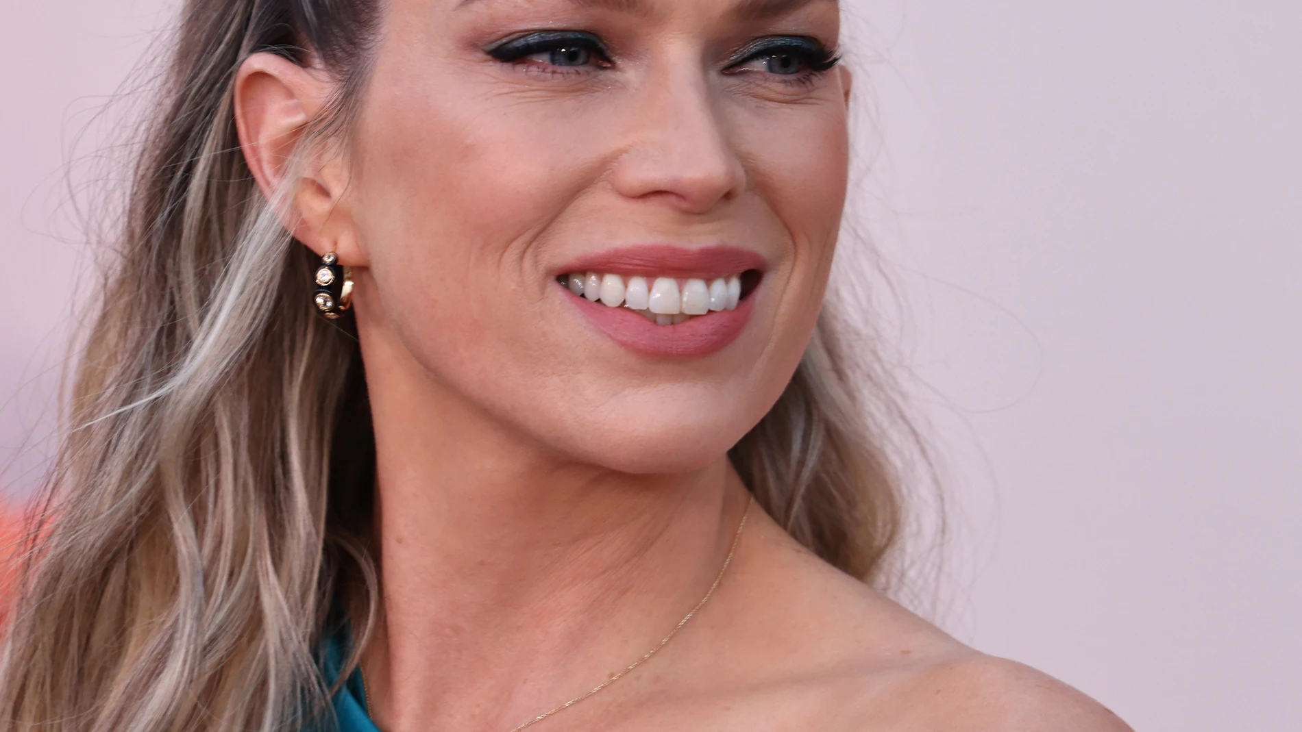 HOLLYWOOD (United States), 17/10/2025.- US actor Erin Foster attends Netflix's 'Nobody Wants This' season 2 premiere at The Egyptian Theatre in Los Angeles, California, USA, 16 October 2025. (Cine) EFE/EPA/DAVID SWANSON