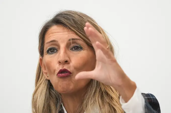 Los empresarios denunciarán en los tribunales el real decreto del salario mínimo de Yolanda Díaz y rompen la mesa del despido Los empresarios denunciarán en los tribunales el real decreto del salario mínimo de Yolanda Díaz y rompen la mesa del despido