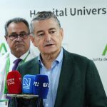 Sanz inaugura el nuevo laboratorio de Análisis Clínicos del Hospital de Valme con mayor capacidad diagnóstica