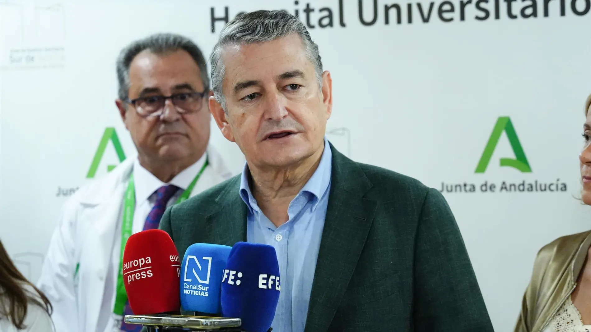 Sanz inaugura el nuevo laboratorio de Análisis Clínicos del Hospital de Valme con mayor capacidad diagnóstica