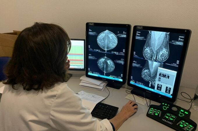 MURCIA.-La Región de Murcia tiene en marcha 80 estudios de investigación relacionados con el cáncer de mama