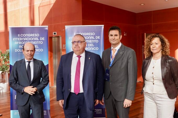 Alejandro Vázquez con Jesús García-Cruces y Silvia Fernández en el Congreso que se celebra en Valladolid