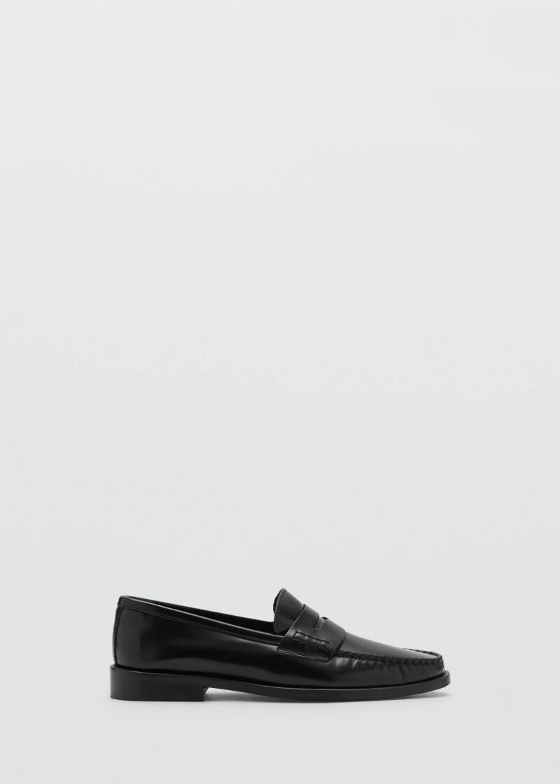 Mocasines en negro.