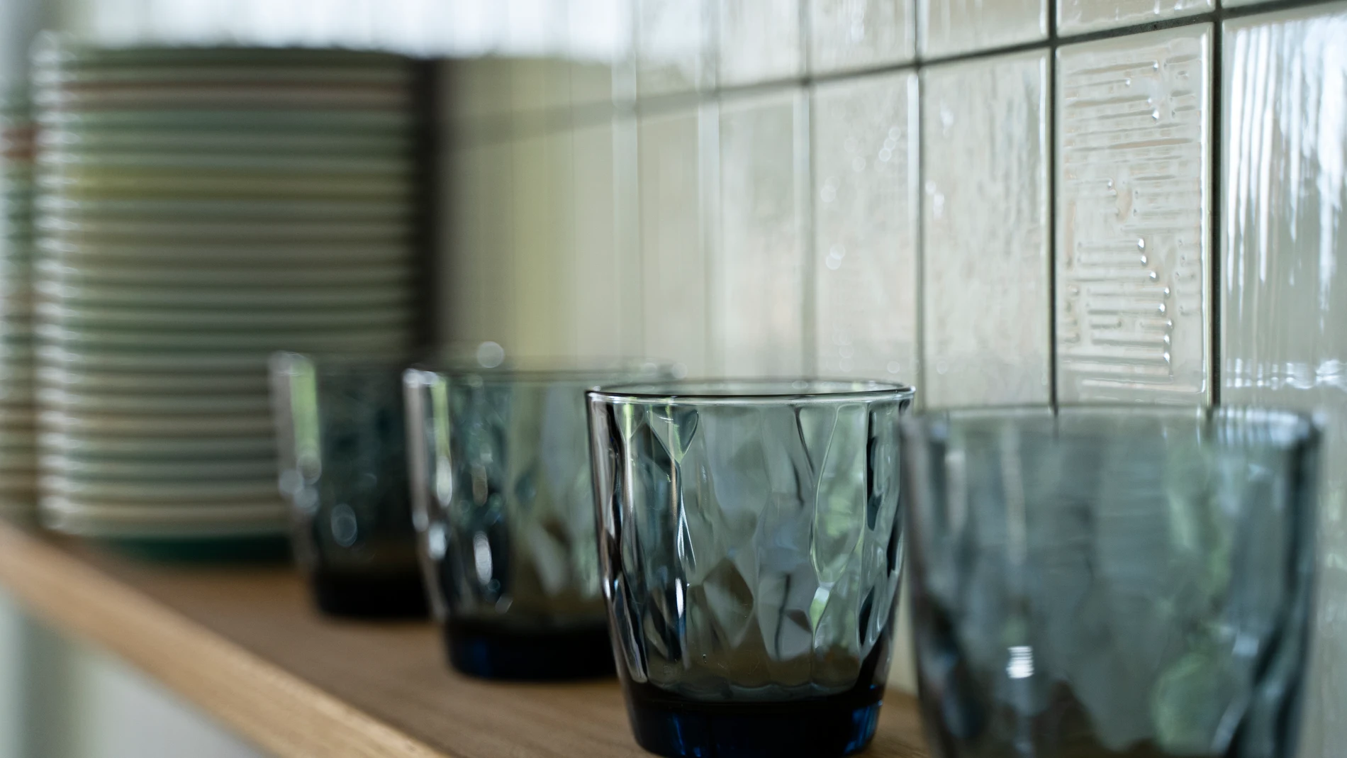 Vasos en un armario
