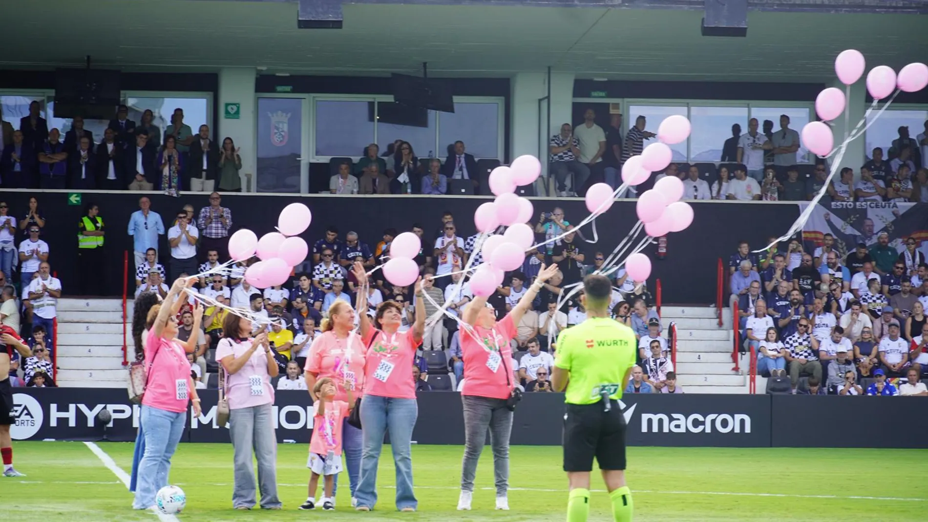 Acmuma durante la acción solidaria durante el Ceuta - Mirandés