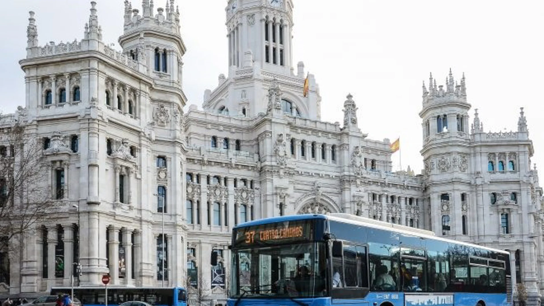 MADRID.-Cortes de tráfico y modificaciones por el encendido de luces este sábado