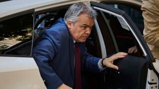 El exsecretario de organizaci&oacute;n del PSOE, Santos Cerd&aacute;n , a su llegada al Tribunal Supremo 