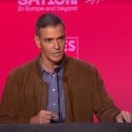 Sánchez acusa a la derecha tradicional de convertirse en "satélite" de la extrema derecha: "España no es una excepción"