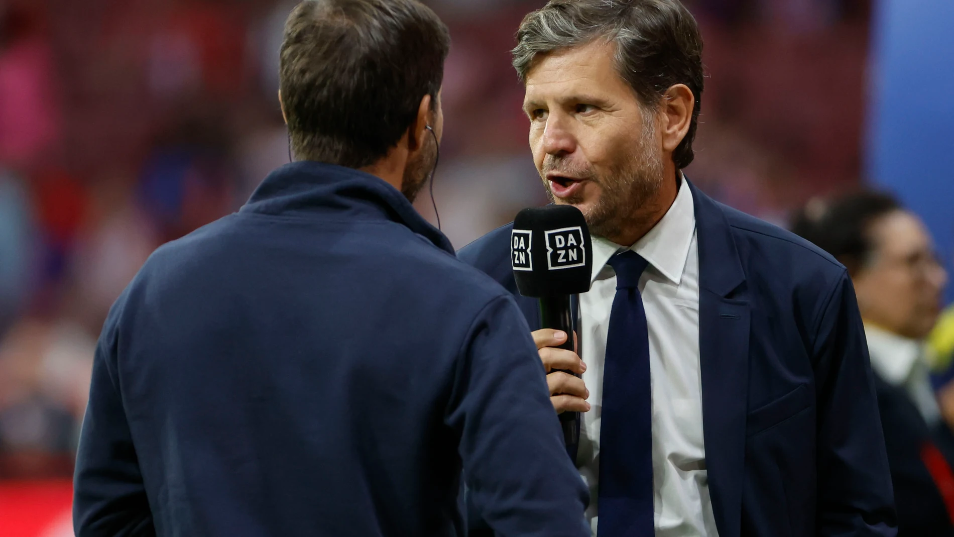 MADRID, 18/10/2025.- El nuevo director deportivo del Atlético de Madrid, Mateu Alemany, antes del inicio del encuentro correspondiente a la jornada 9 de Laliga EA Sports que disputan hoy sábado Atlético de Madrid y Osasuna en el estadio Metropolitano, en Madrid. EFE / Mariscal.