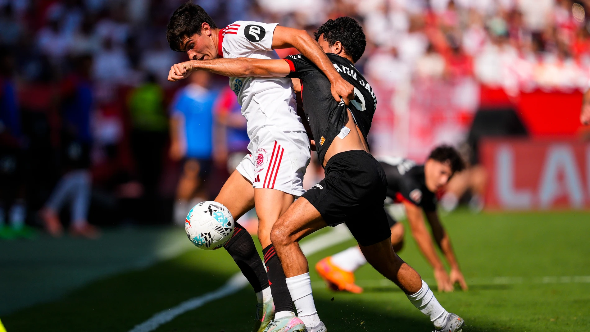 Juanlu Sanchez of Sevilla FC in action during the Spanish league, LaLiga EA Sports, football match played between Sevilla FC and RCD Mallorca at Ramon Sanchez-Pizjuan stadium on October 18, 2025, in Sevilla, Spain. AFP7 18/10/2025 ONLY FOR USE IN SPAIN