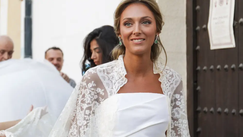 Detalles look nupcial María Luisa Arrospides.