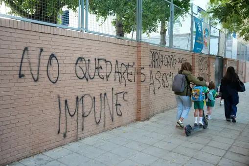 El colegio de la menor que se suicidó en Sevilla: “Como sociedad merecemos una profunda reflexión” El colegio de la menor que se suicidó en Sevilla: “Como sociedad merecemos una profunda reflexión”