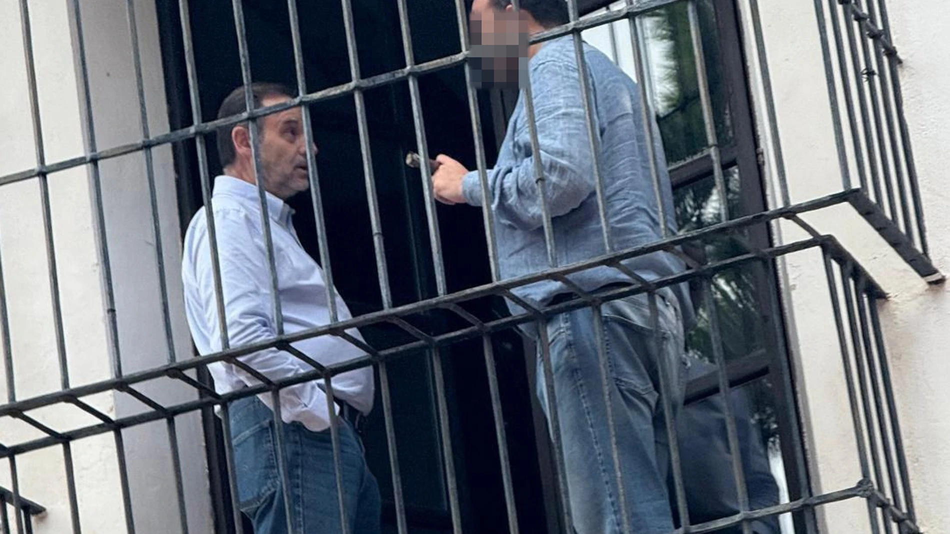 Ábalos acompañado por un misterioso hombre antes de su declaración en el Tribunal Supremo