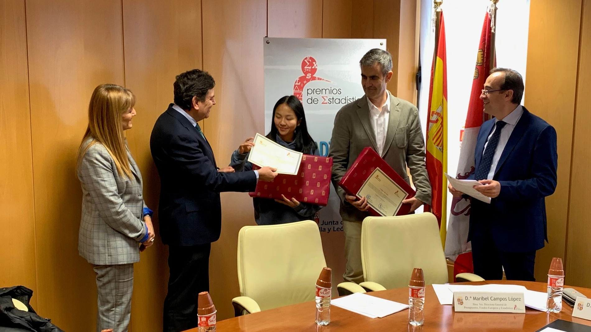 Fernández Carriedo durante la entrega del premio de Estadística