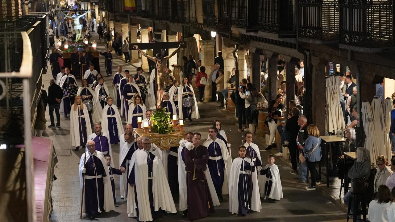 Histórica procesión de cofradías en El Burgo de Osma