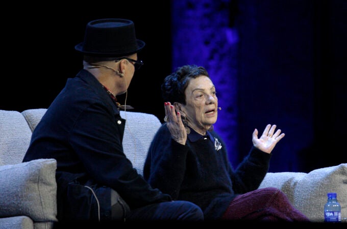 Graciela Iturbide mantiene un encuentro con el público Graciela Iturbide mantiene un encuentro con el público