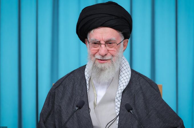 Jamenei dice a Trump que "siga soñando" tras afirmar que EEUU destruyó el programa nuclear de Irán