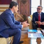 Juanma Moreno y Manuel Gavira