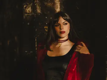 La periodista Noemí López Trujillo en La Cantina de El Matadero de Madrid La periodista Noemí López Trujillo en La Cantina de El Matadero de Madrid