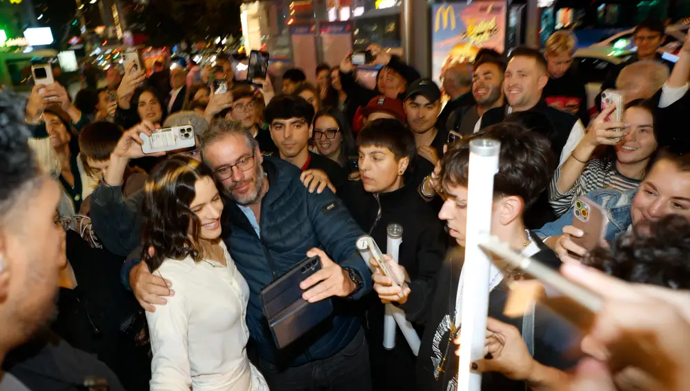 Aparición sorpresa de Rosalía para presentar su cuarto álbum en Madrid