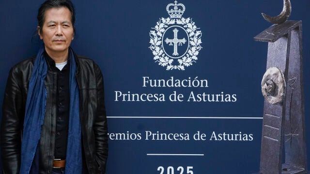 El pensador alemán de origen surcoreano Byung-Chul, Premio Princesa de Asturias de Comunicación y Humanidades 2025, llega a Oviedo.
