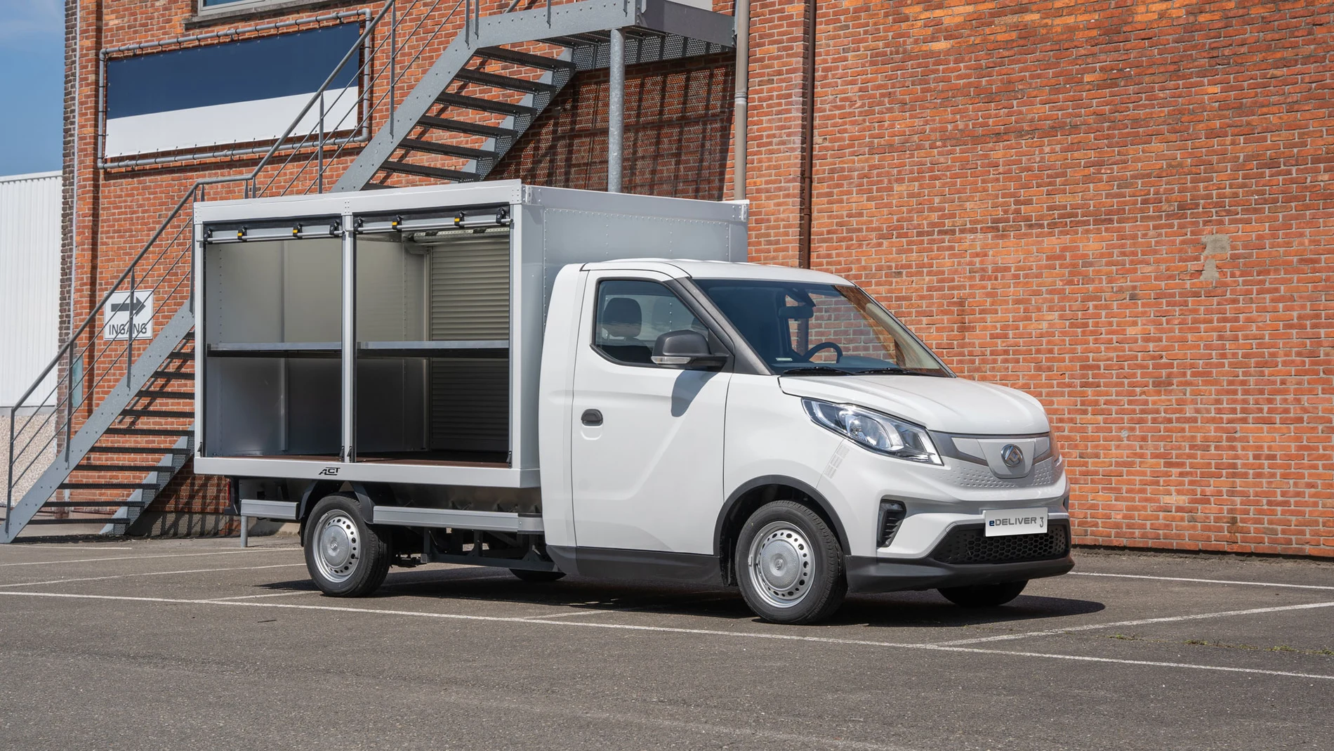 Maxus amplía su oferta de comerciales con motores eléctricos y diésel