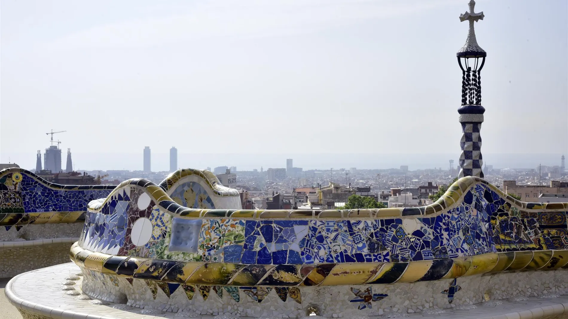 El gobierno de Collboni y ERC pactan reducir el aforo del Park Güell en 500.000 turistas en dos años