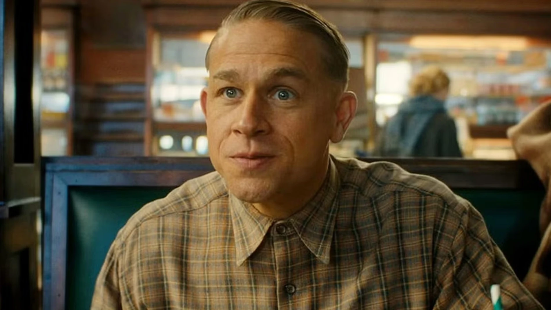 Charlie Hunnam da vida a Ed Gein en 'Monstruo'