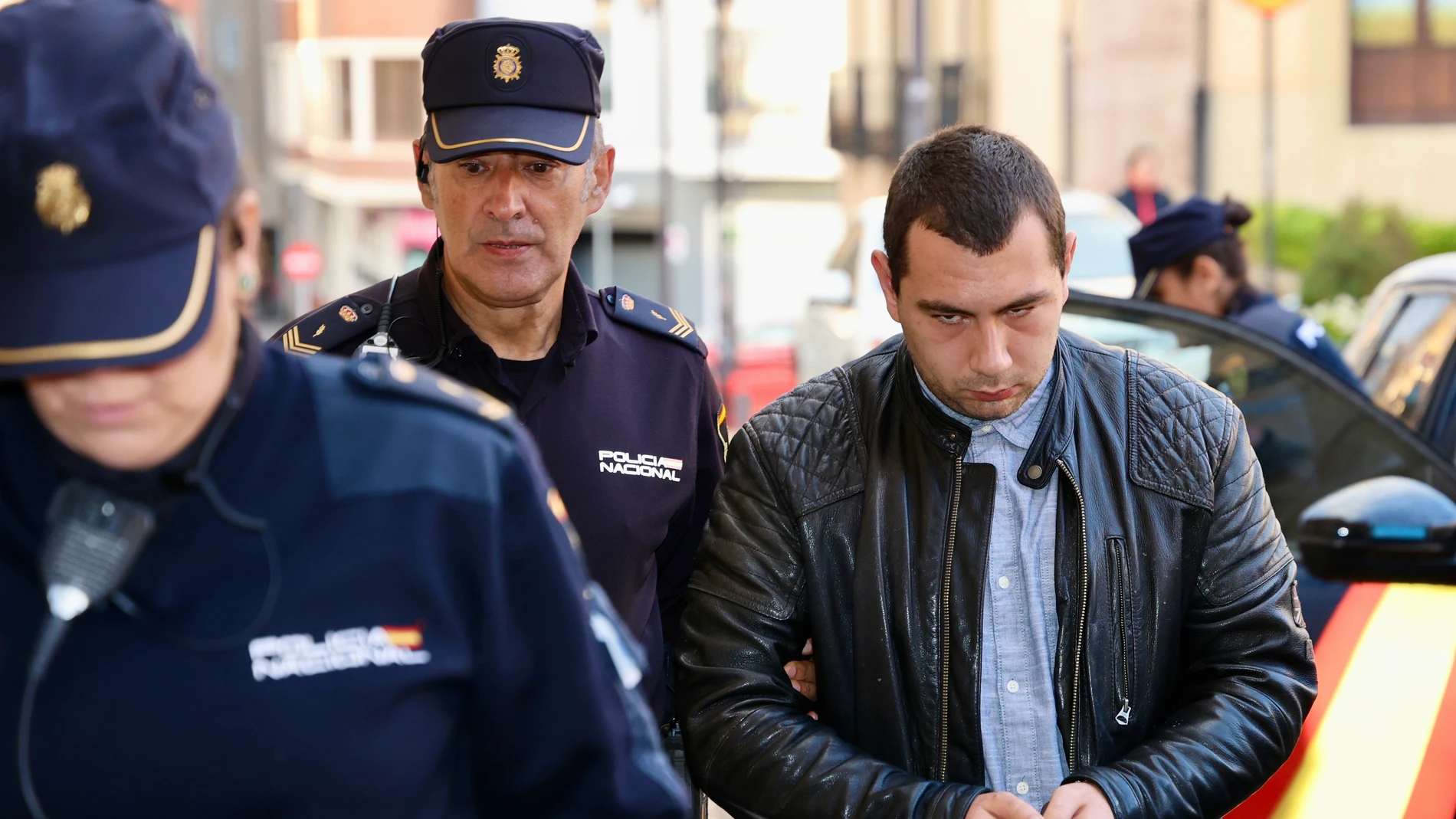 Alan Rubén T.S., acusado de haber matado a su madre, a su llegada al juicio en la Audiencia Provincial de León