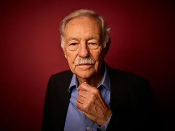 Entrevista con el escritor Eduardo Mendoza, Premio Princesa de Asturias de las Letras 2025. © Alberto R. Roldá Entrevista con el escritor Eduardo Mendoza, Premio Princesa de Asturias de las Letras 2025. © Alberto R. Roldán / Diario La Razón. 21 10 2025