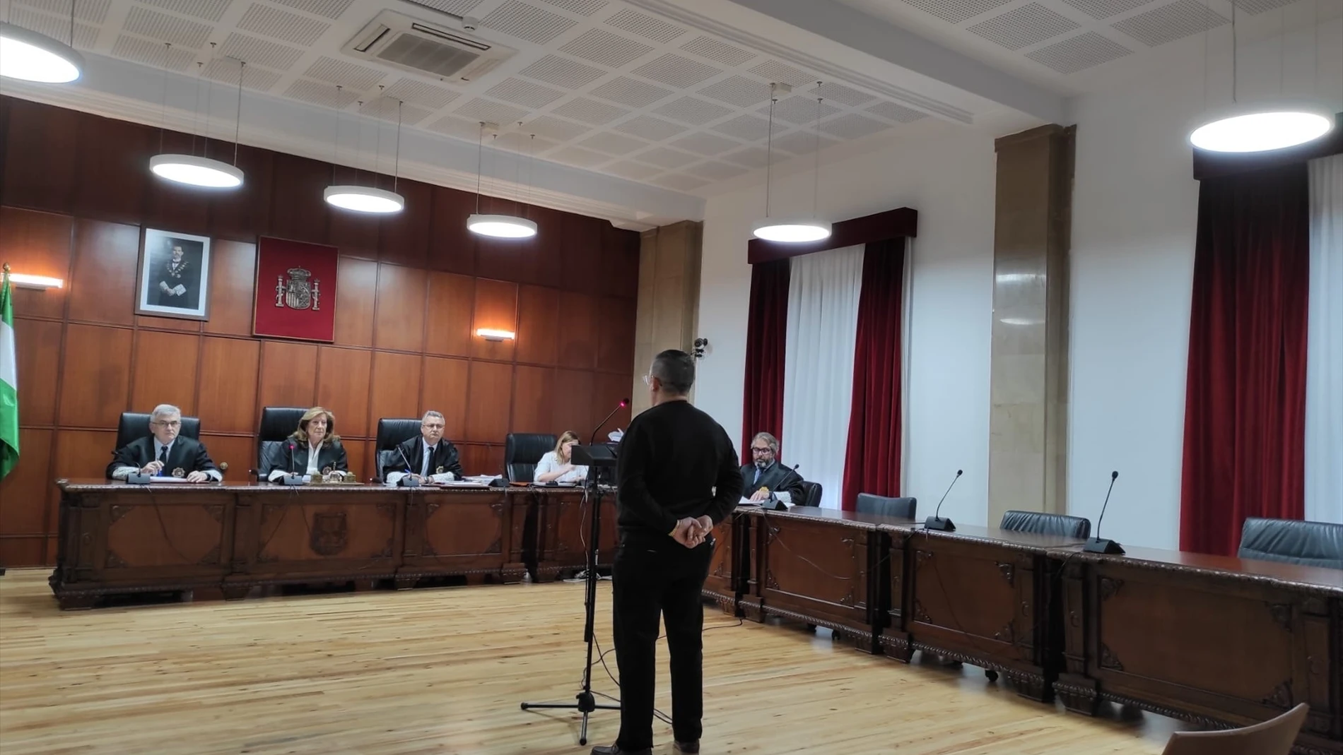 El acusado prestando declaración durante el juicio