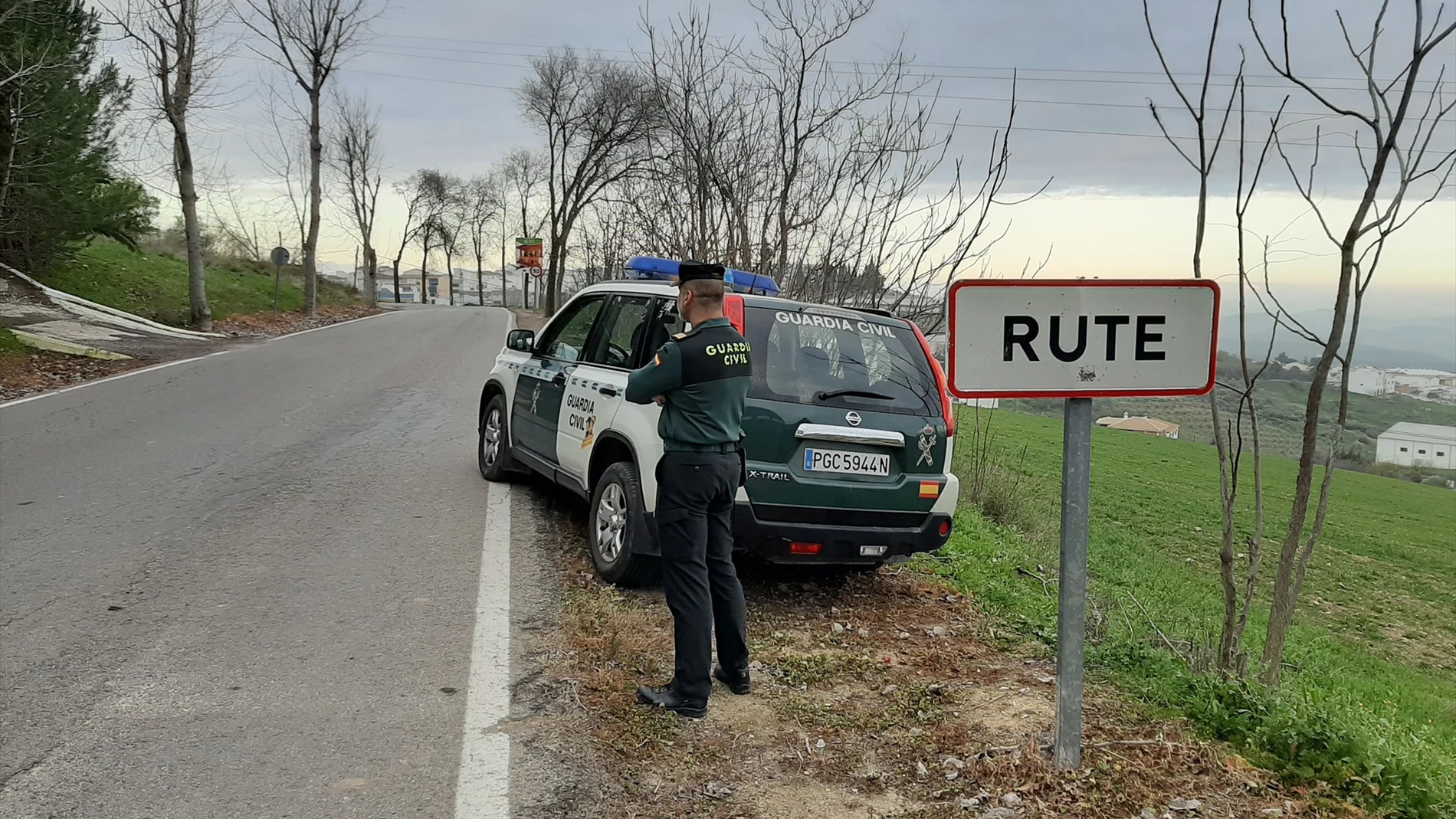 Una patrulla de la Guardia Civil en Rute