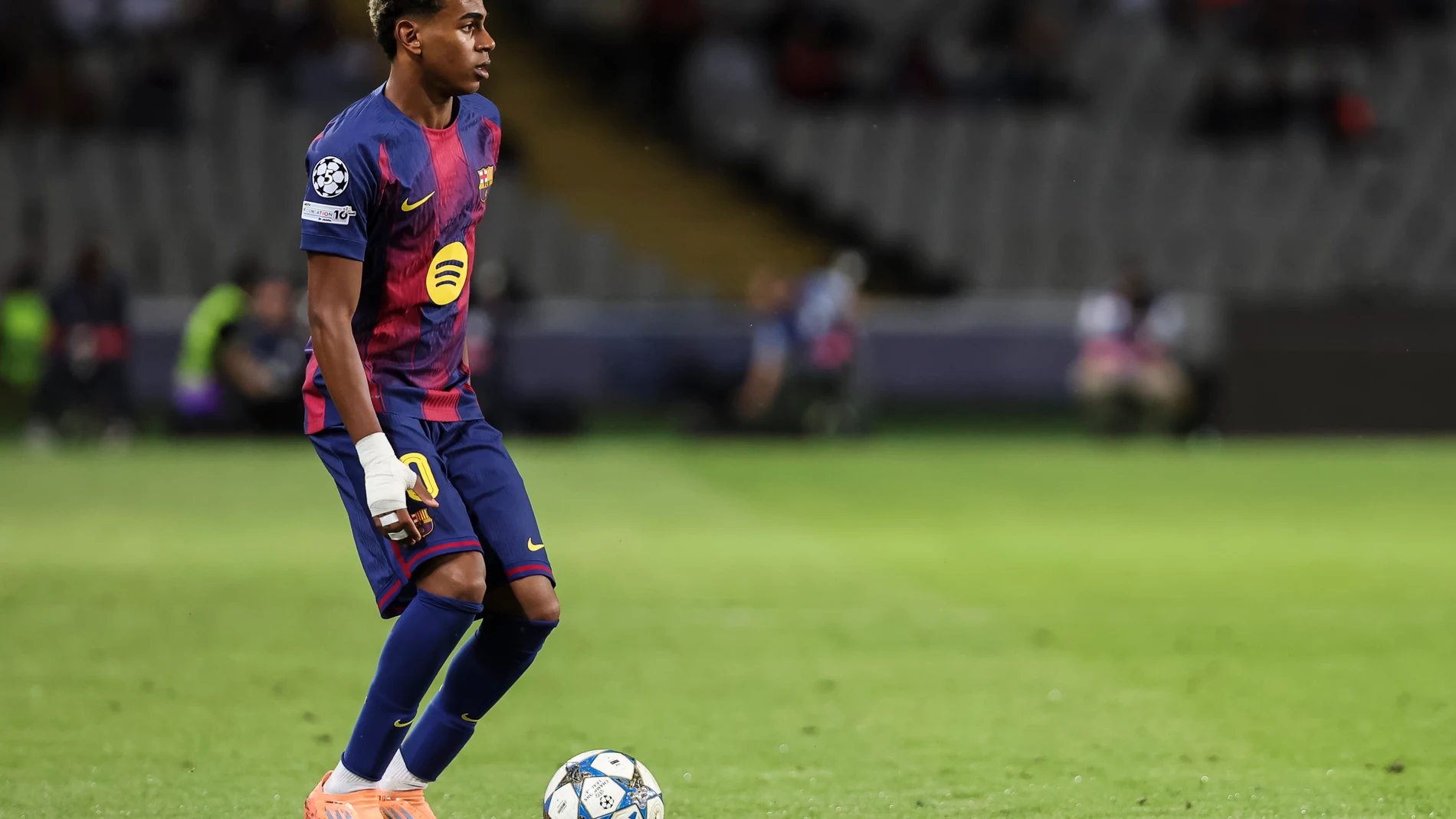 Lamine Yamal of FC Barcelona in action during the UEFA Champions League 2025/26 League Phase MD3 match between FC Barcelona and Olympiacos FC at Estadi Olimpic Lluis Companys on October 21, 2025 in Barcelona, Spain. AFP7 21/10/2025 ONLY FOR USE IN SPAIN