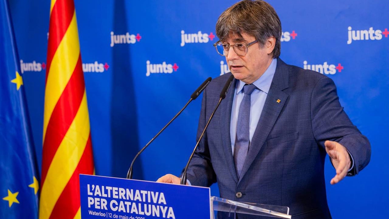 Junts denunciará por delito de odio un vídeo en el que Orriols pisa el cadáver de Puigdemont