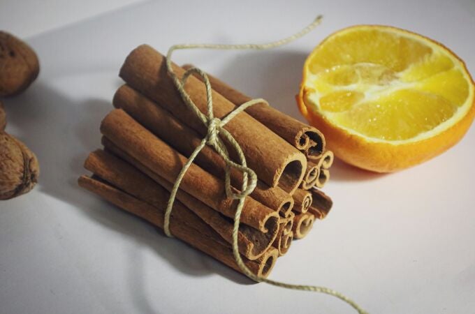 Hervir cáscaras de naranja y clavo: para qué sirve y cómo se utiliza Hervir cáscaras de naranja y clavo: para qué sirve y cómo se utiliza