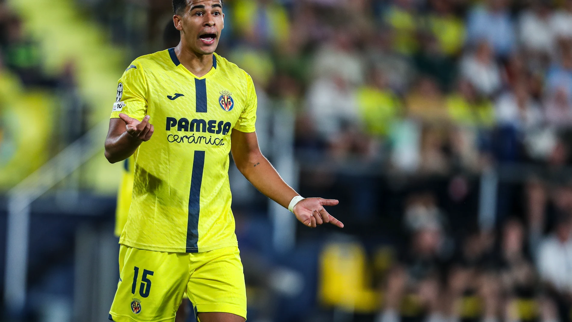 Santiago Mourino of Villarreal CF gestures during the UEFA Champions League 2025/26 League Phase MD3 match between Villarreal CF and Manchester City at Estadio de la Ceramica on October 21, 2025 in Villarreal, Spain. AFP7 21/10/2025 ONLY FOR USE IN SPAIN