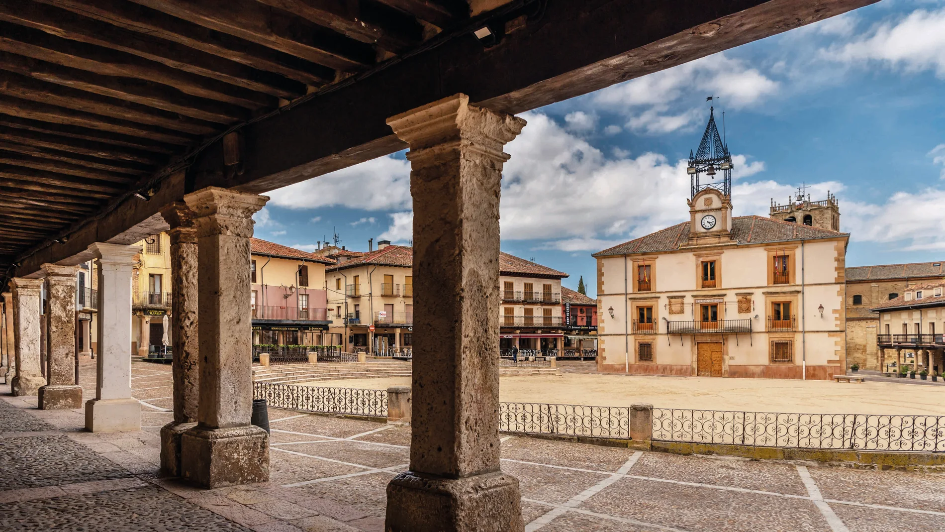 Plaza mayor de la localidad segoviana de Riaza