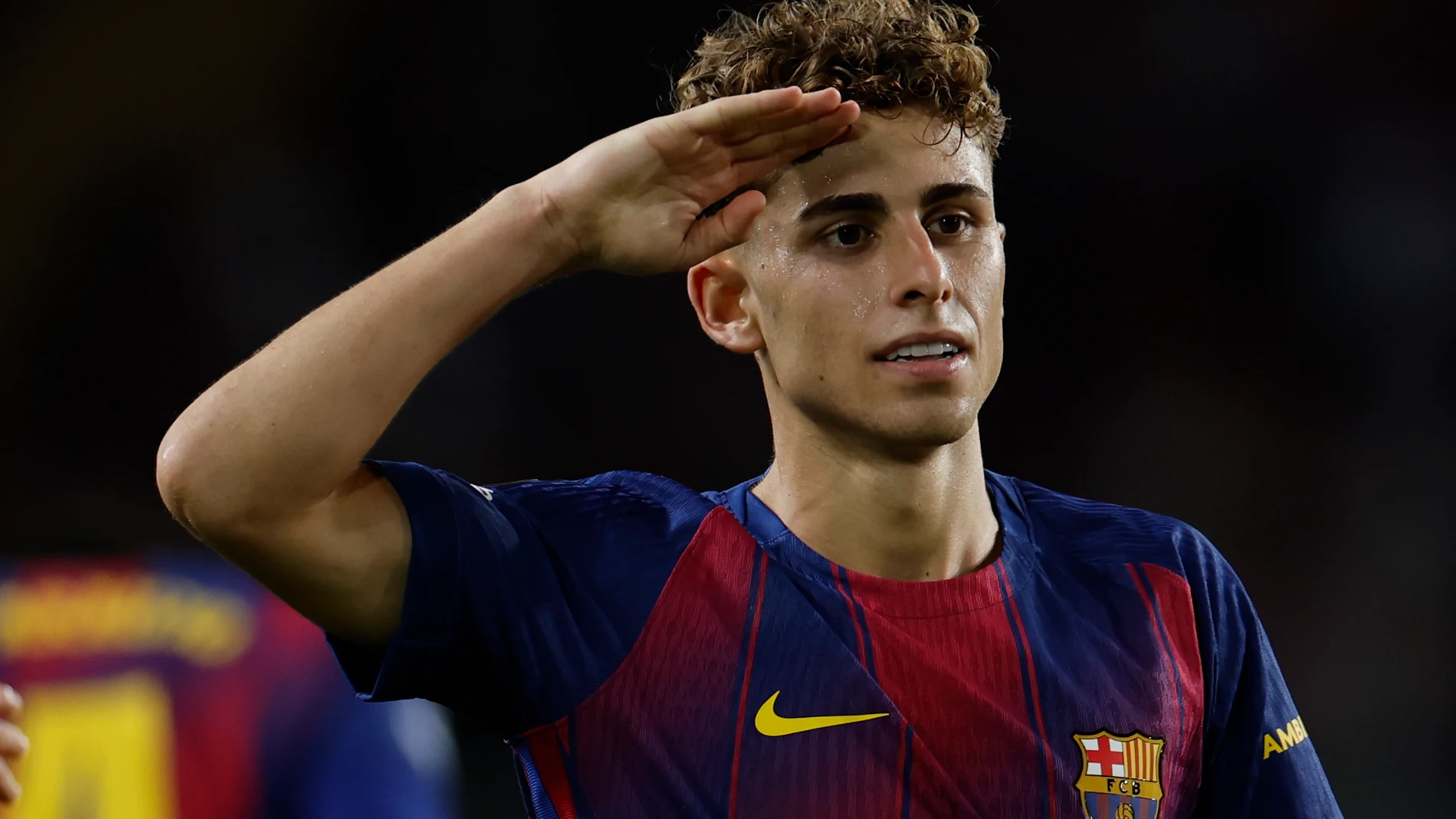 BARCELONA, 21/10/2025.- El centrocampista del Barcelona Fermín López celebra el 5-1 conseguido ante Olimpiacos, durante el partido de la jornada 3 de la Liga de Campeones entre el Barcelona y el Olimpiacos, este martes en el Estadi Olímpic Lluís Companys. EFE/Alberto Estevez