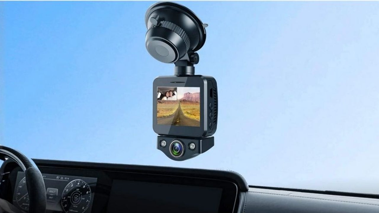 Grabación nítida, control desde el móvil y vigilancia 24 h: la dashcam que ya arrasa entre los conductores más precavidos
