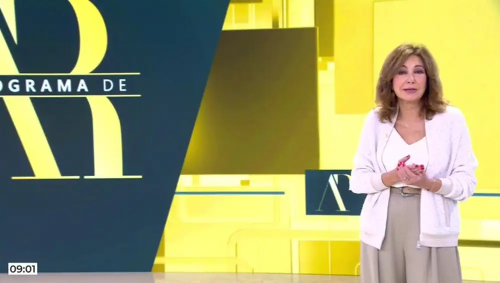 Ana Rosa Quintana en el plató de su programa