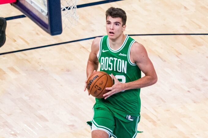 Hugo González, en un partido de pretemporada con los Celtics