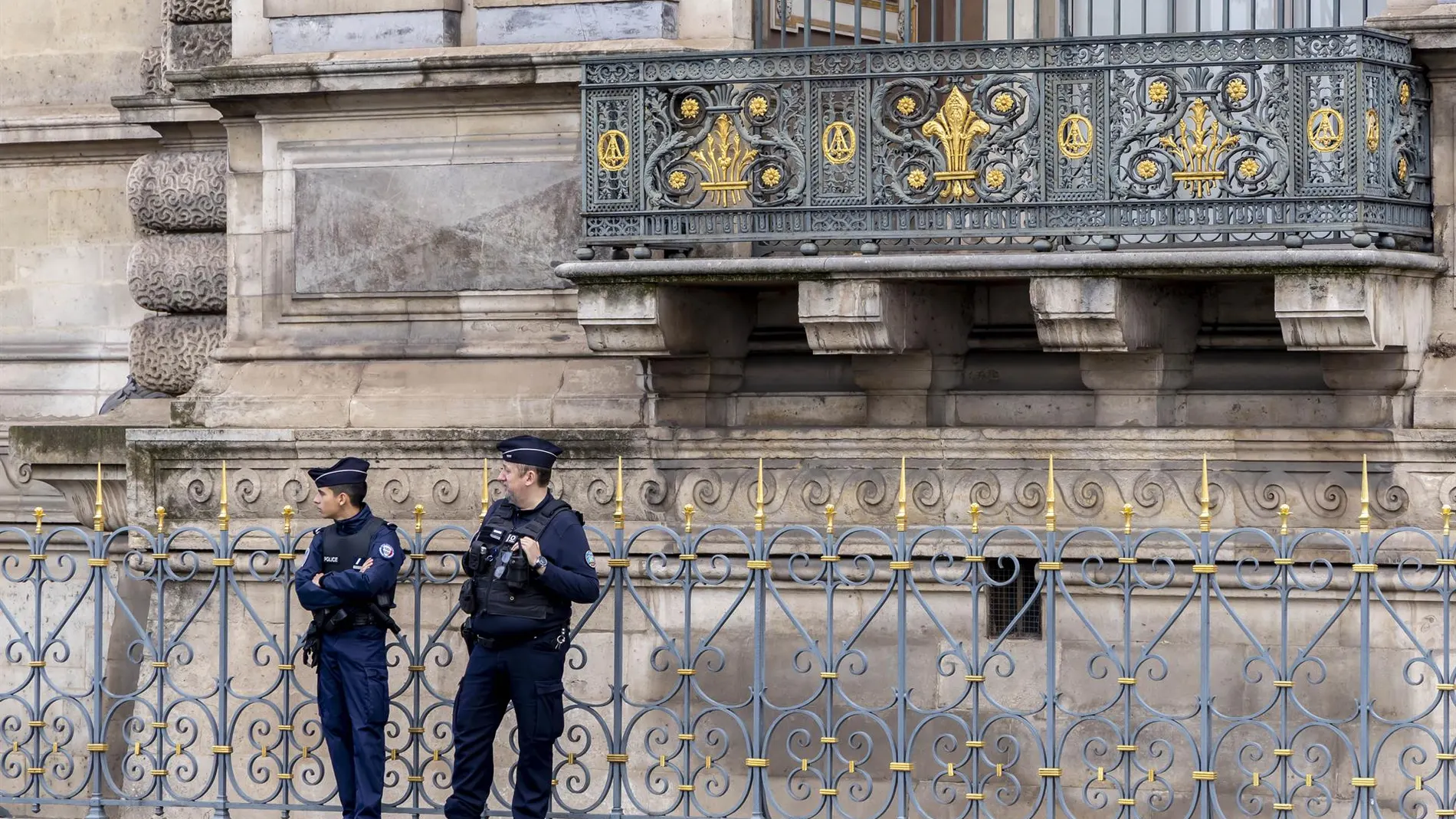 Las autoridades francesas fijan en 88 millones de euros el valor estimado de las joyas robadas en el Louvre