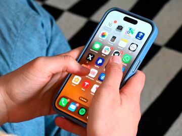 Un usuario se hace viral por crear una funda ultrapesada para reducir las horas de uso de su tel&eacute;fono m&oacute;vil