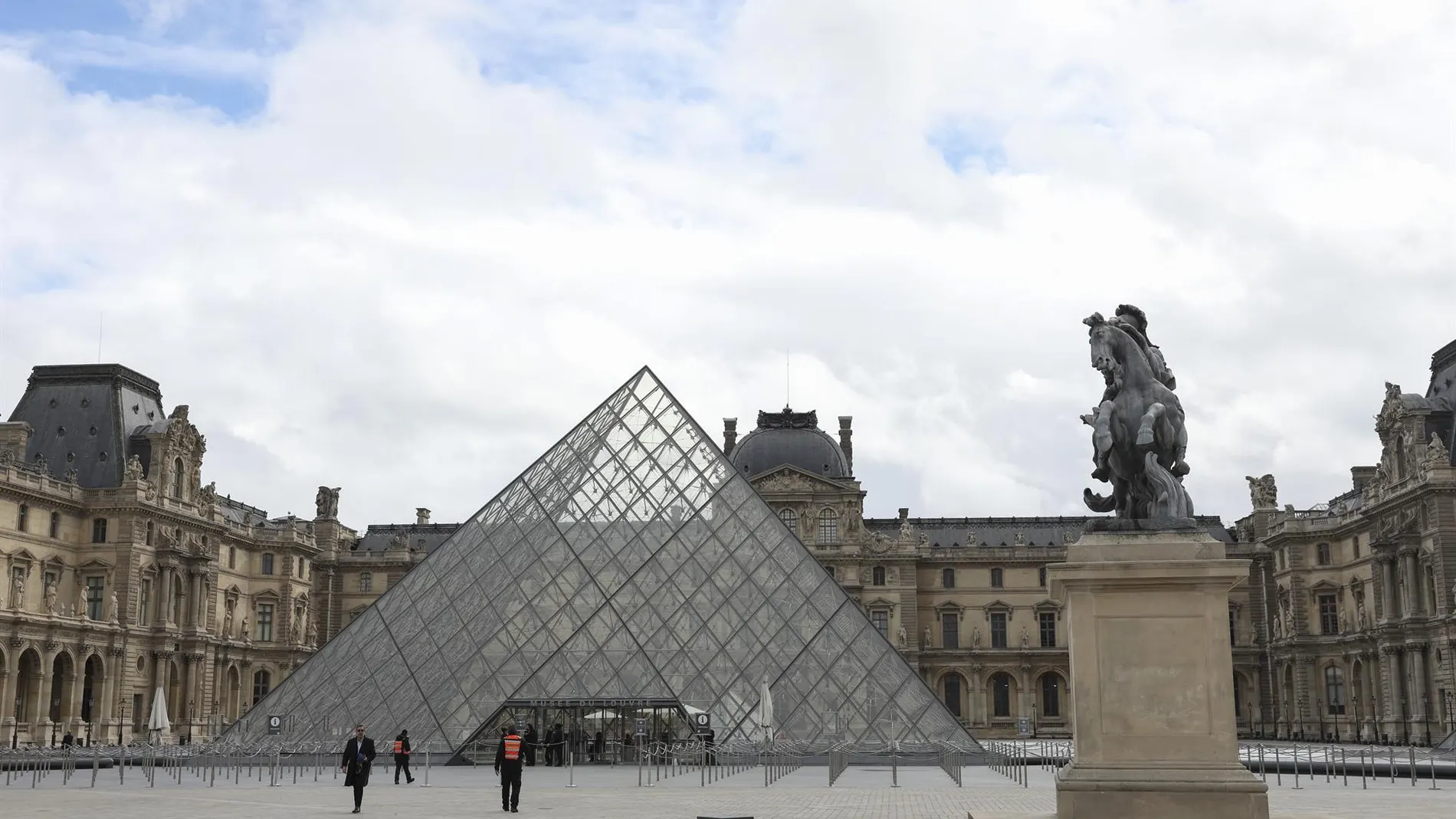 Francia.- La UNESCO condena el robo en el Louvre y avisa de "graves consecuencias" ante el tráfico de bienes culturales