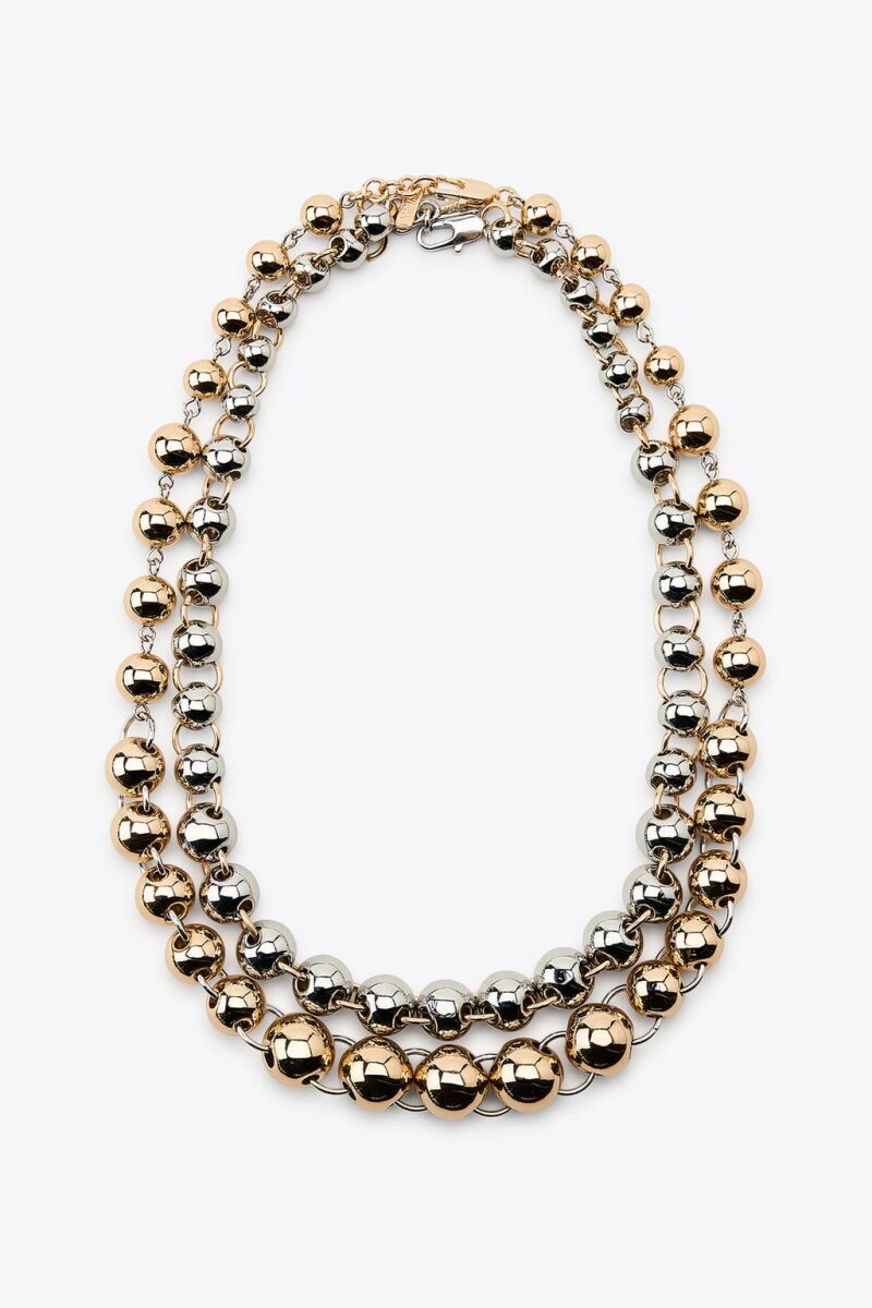 Collar de abalorios.