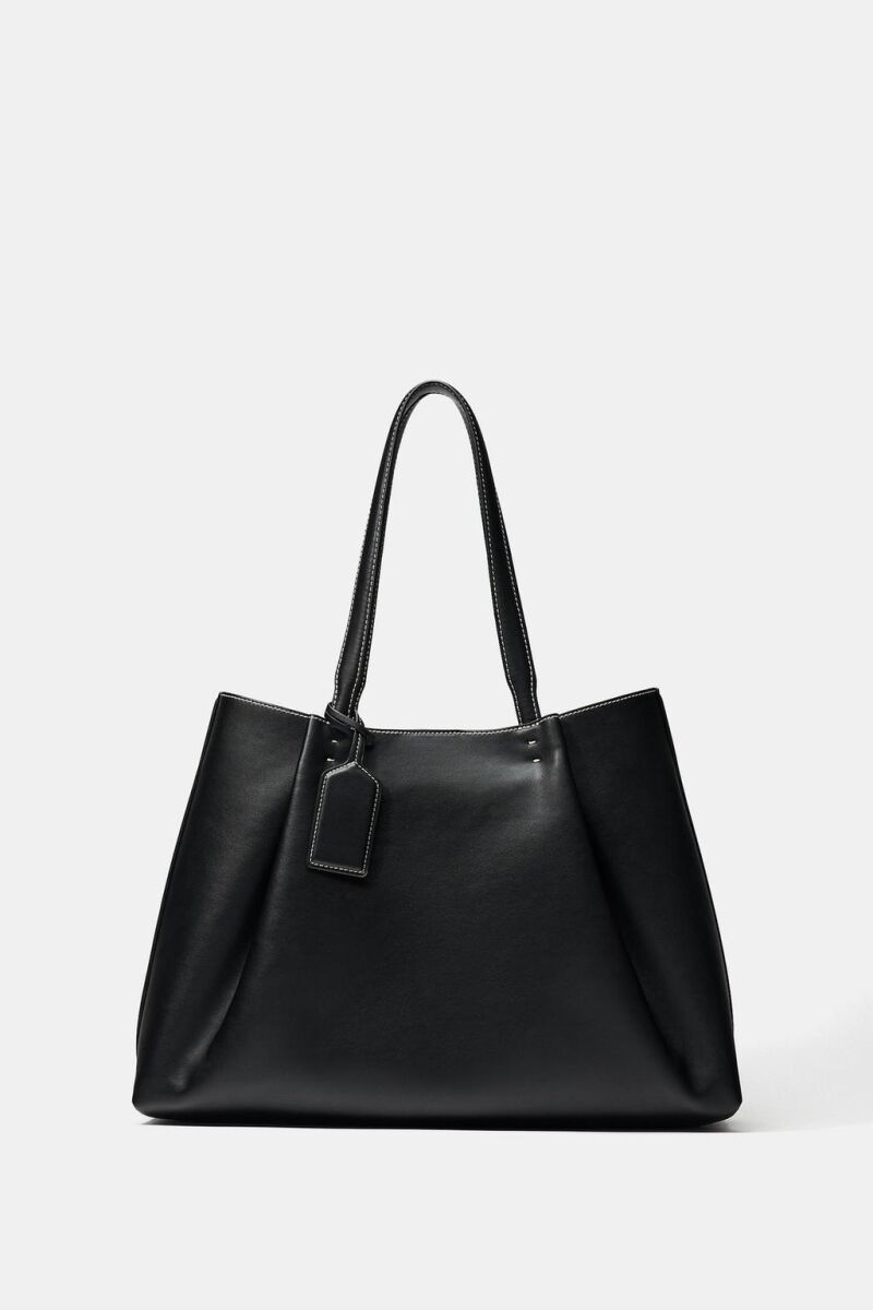 Bolso en negro.