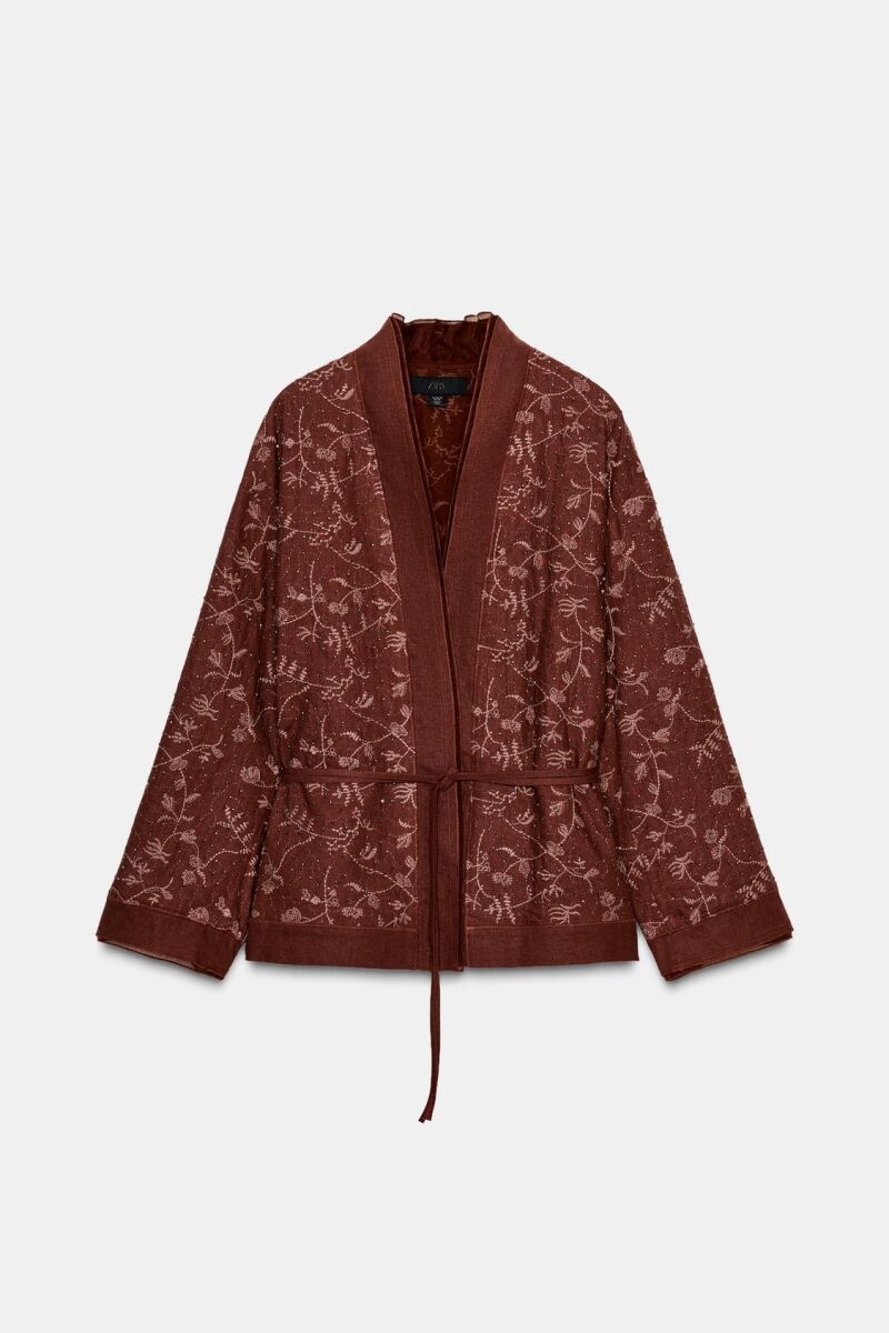 Kimono bordado.