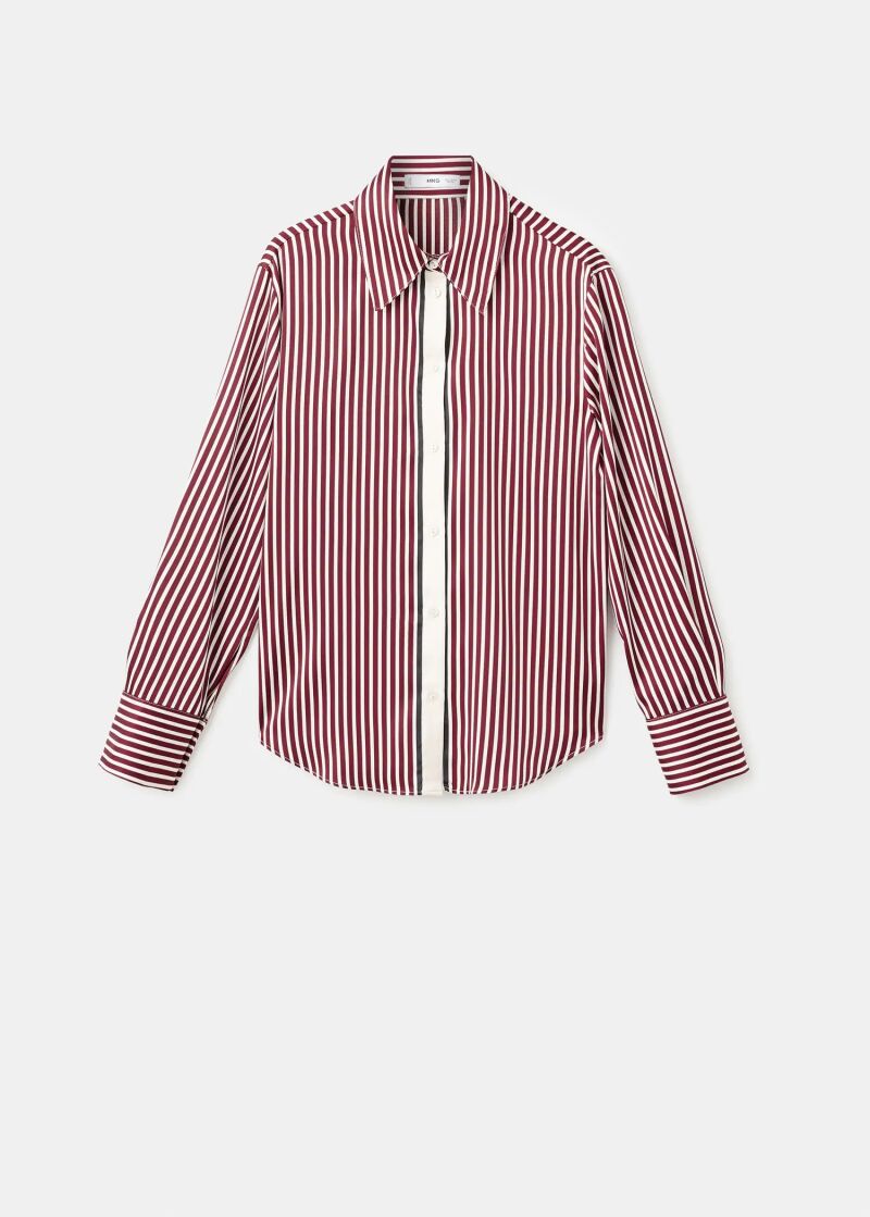 Camisa de rayas.
