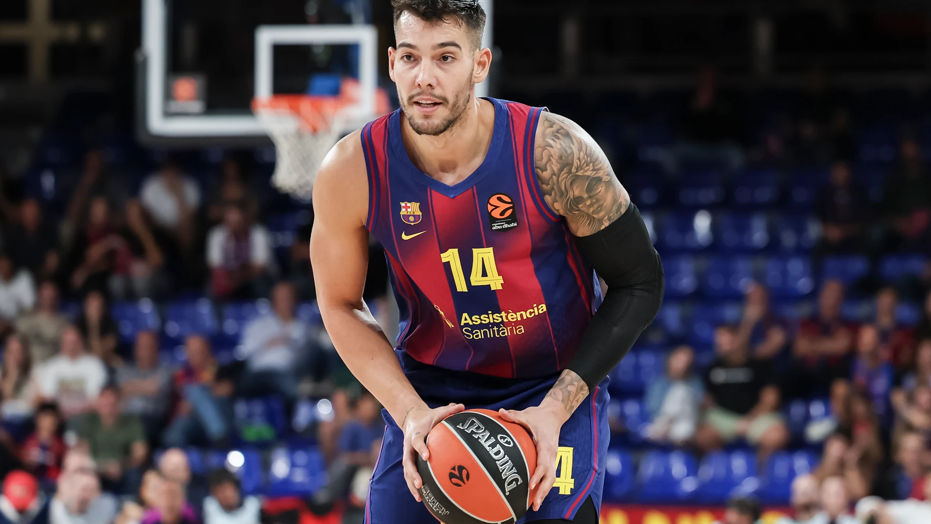 Willy Hernangomez of FC Barcelona in action during the Turkish Airlines Euroleague 2025/26 League Phase MD6 match played between FC Barcelona and Zalgiris Kaunas at Palau Blaugrana on October 23, 2025 in Barcelona, Spain. AFP7 23/10/2025 ONLY FOR USE IN SPAIN